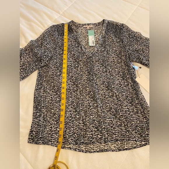 NWT ladies 41 Hawthorn He drip Animal Print sheer blouse - Picture 4 of 11